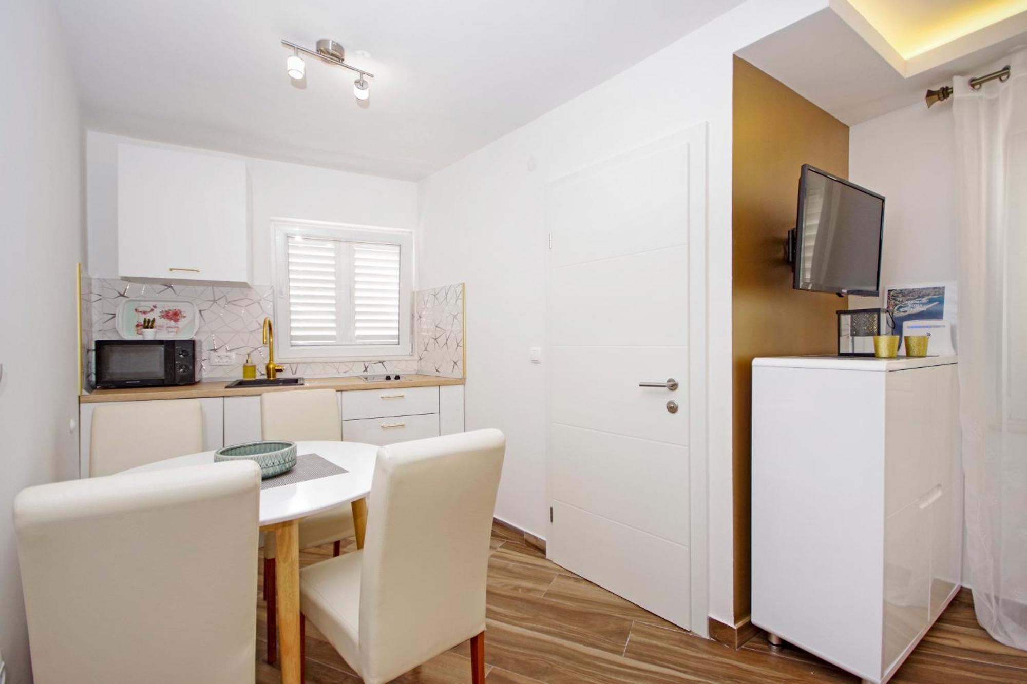 Apartments Roma 巴什卡沃达 外观 照片