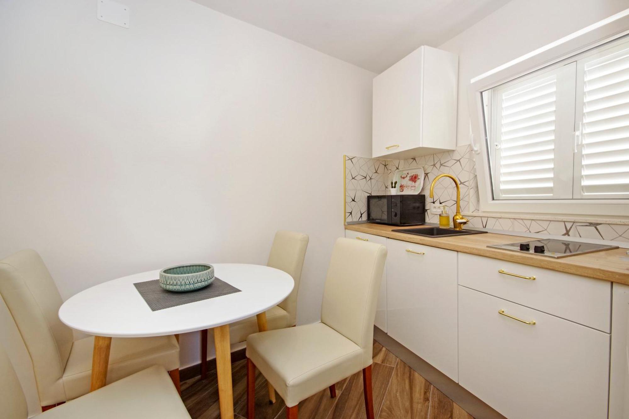 Apartments Roma 巴什卡沃达 外观 照片