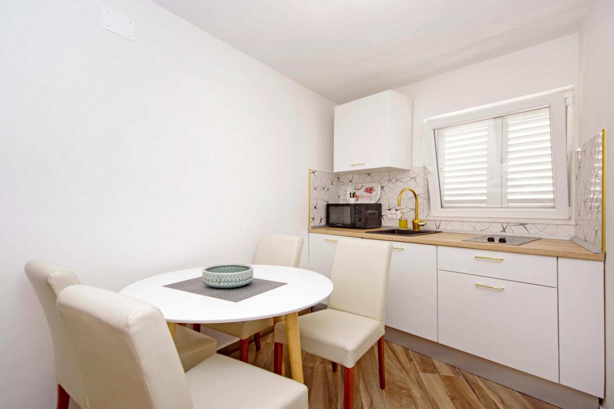 Apartments Roma 巴什卡沃达 外观 照片