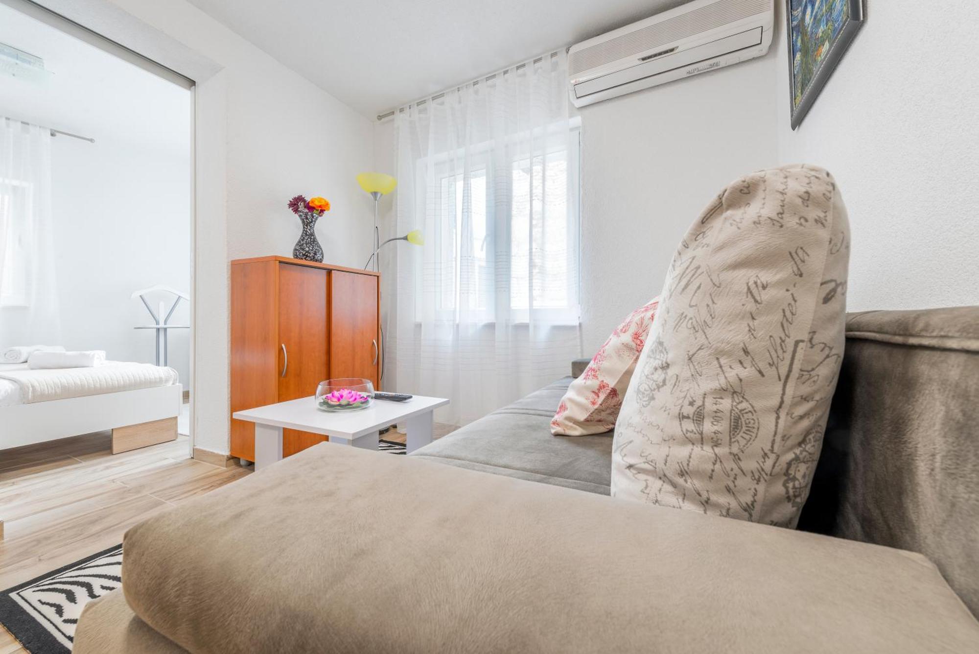 Apartments Roma 巴什卡沃达 外观 照片